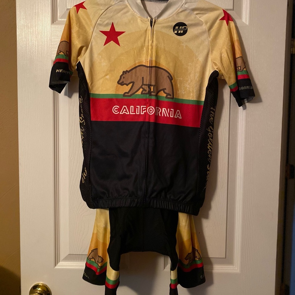 Cycling kit honoring California firefighters